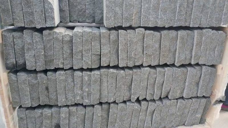 芝麻黑石材：建筑中的低调奢华之选**